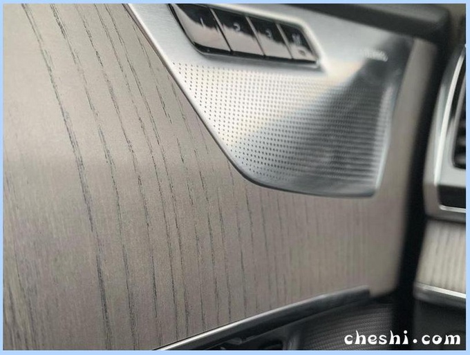 沃尔沃改款XC90到店实拍！换新档把/竞争宝马X5