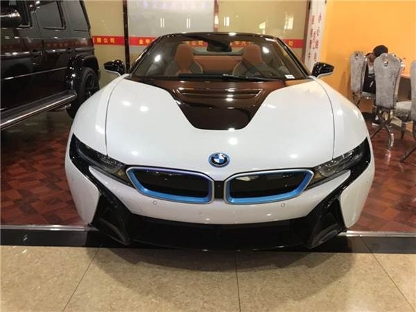 全淅19款欧规版宝马i8敞篷版实拍图解