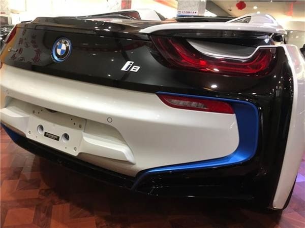 全淅19款欧规版宝马i8敞篷版实拍图解