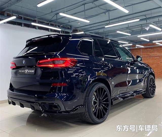 最帅“宝马X5”来了，全黑车身，换上V型8缸引擎，比卡宴还猛