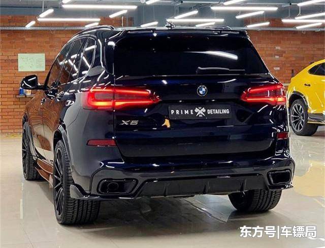 最帅“宝马X5”来了，全黑车身，换上V型8缸引擎，比卡宴还猛