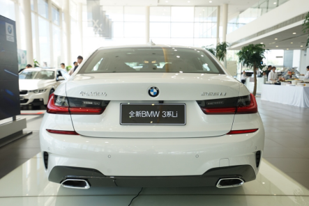 全新宝马3系中山抢先到店 440.png