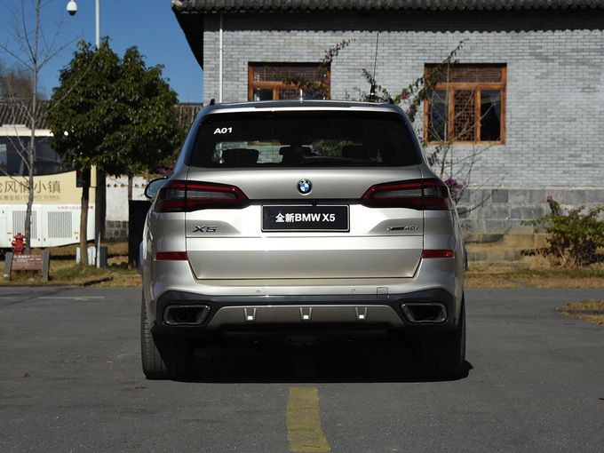 宝马(进口)  xDrive40i 正后
