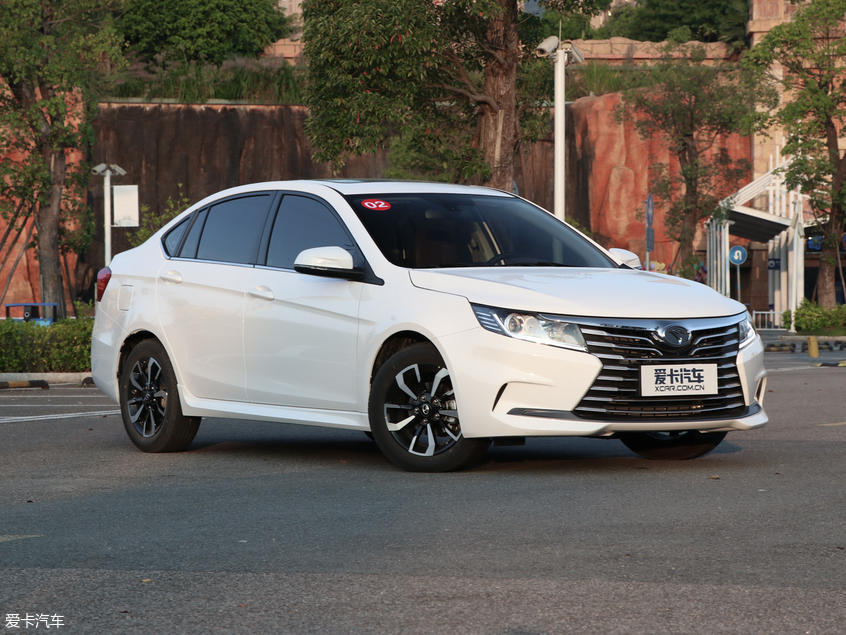 东南汽车2019款A5翼舞