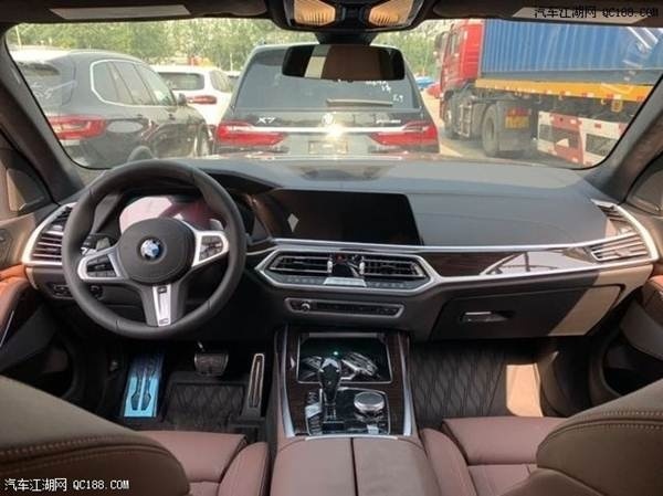 2019款全新墨版宝马X7 现车配置详解