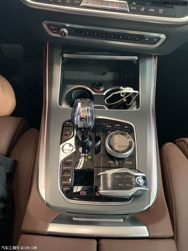 2019款全新墨版宝马X5 顶配越野报价解读